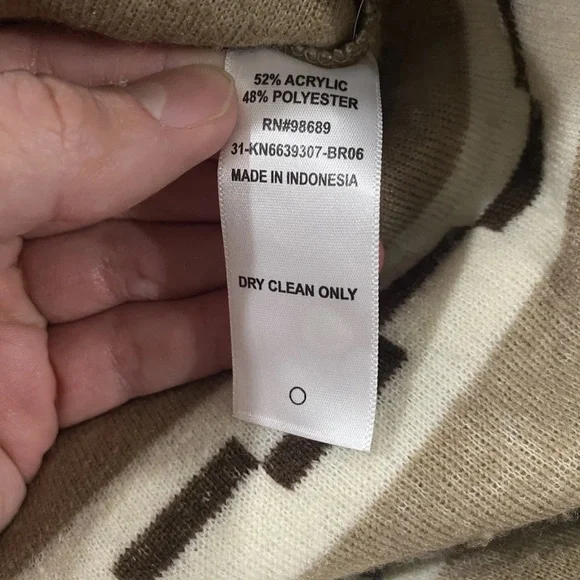 Todd Snyder Brown and Cream patterned quarter zip up fleece - Picture 4 of 12